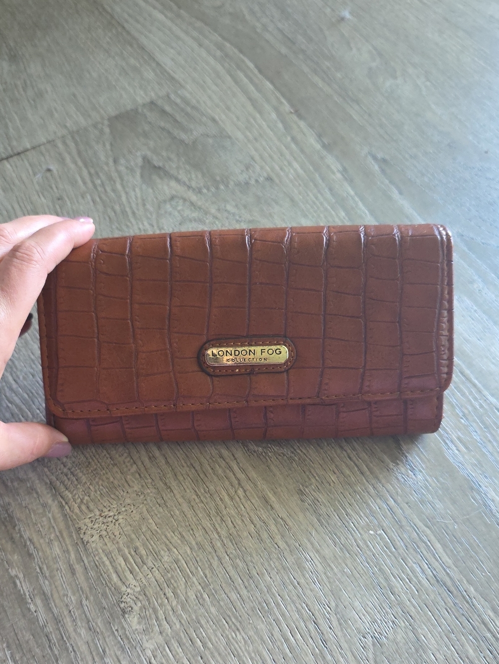 London Fog Brown Croc-Embossed Wallet with Gold Logo Plaque